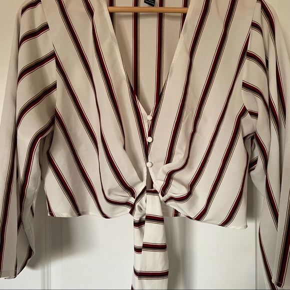 Forever 21 Crop Long Sleeve - Picture 3 of 3